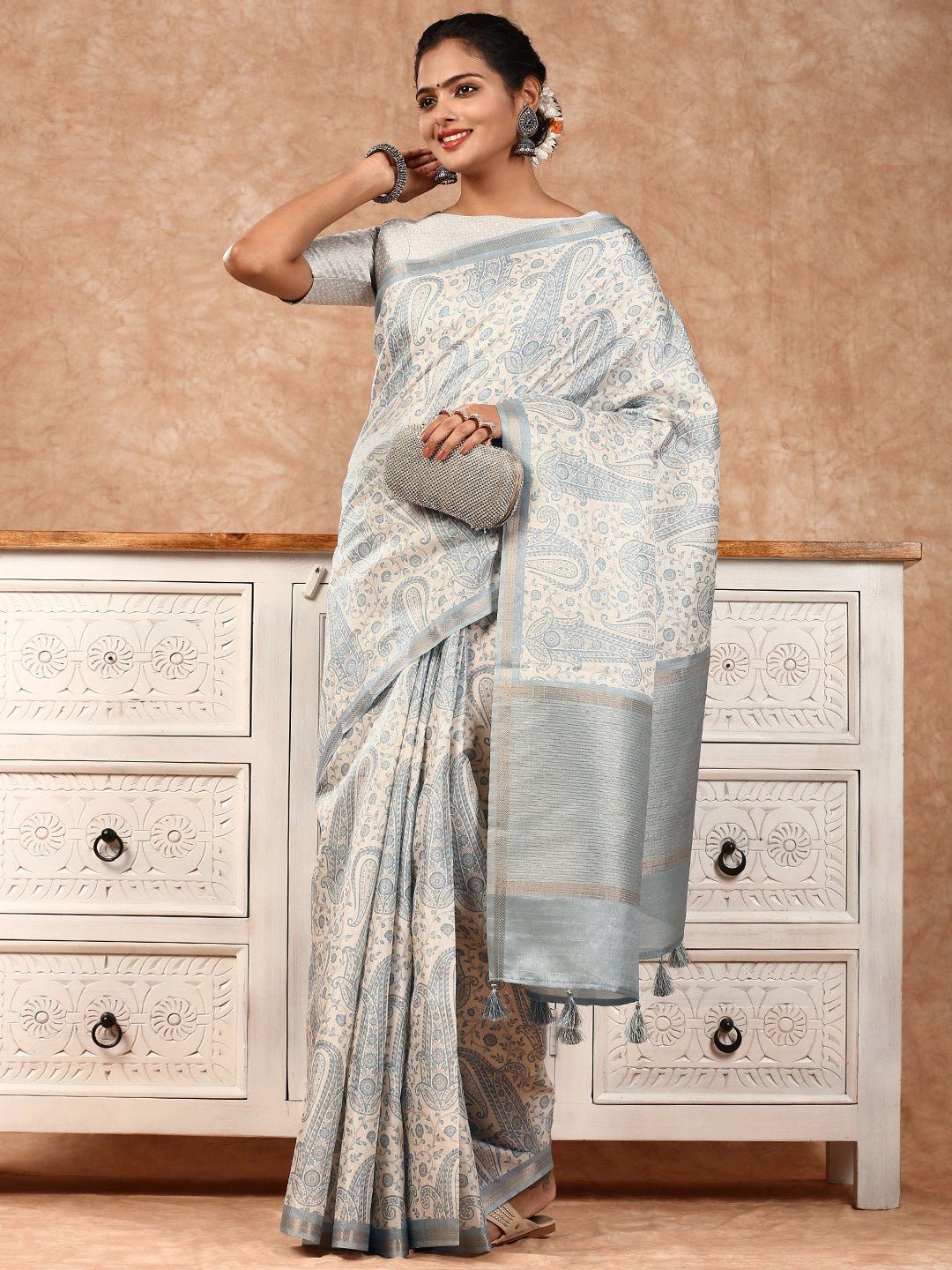 2_b6ae7c76-da86-4d59-9d0c-78f98641daf1 2_b6ae7c76-da86-4d59-9d0c-78f98641daf1